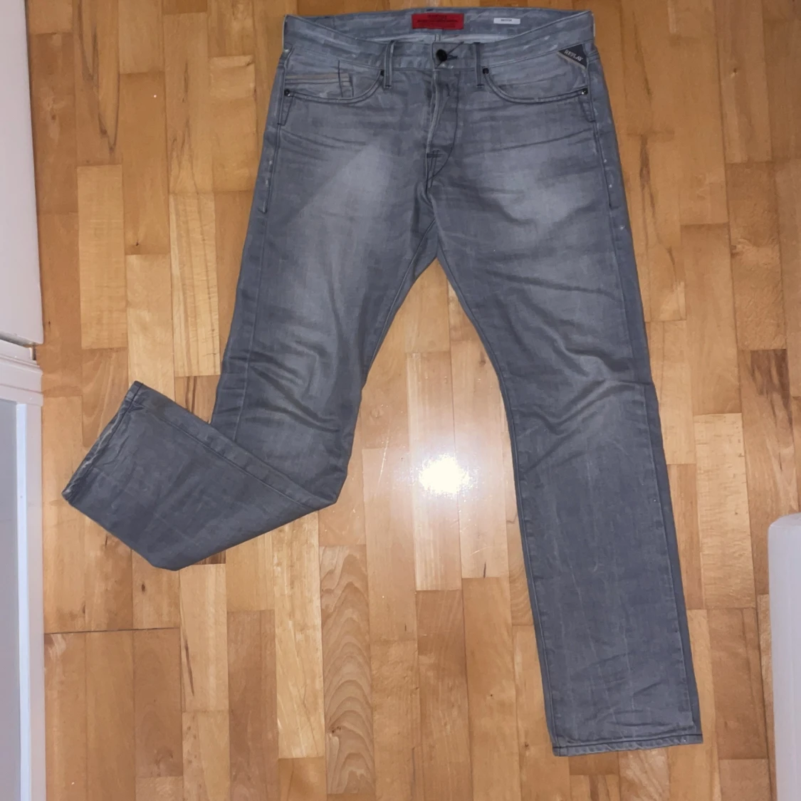 Grå jeans från Replay