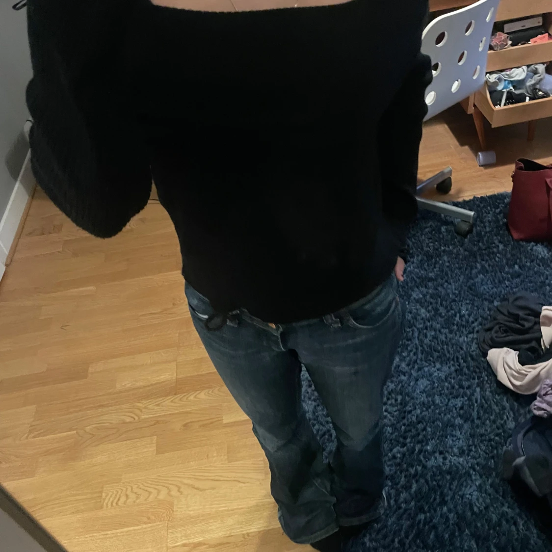 Svart offshoulder tröja