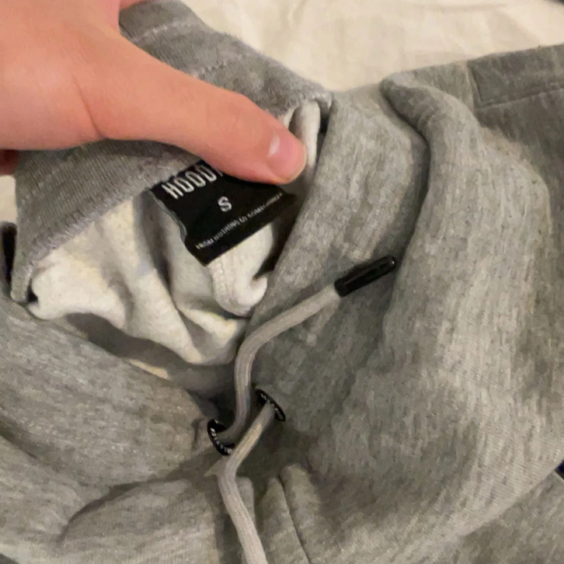 Grå hoodie från Hoodrich - 3