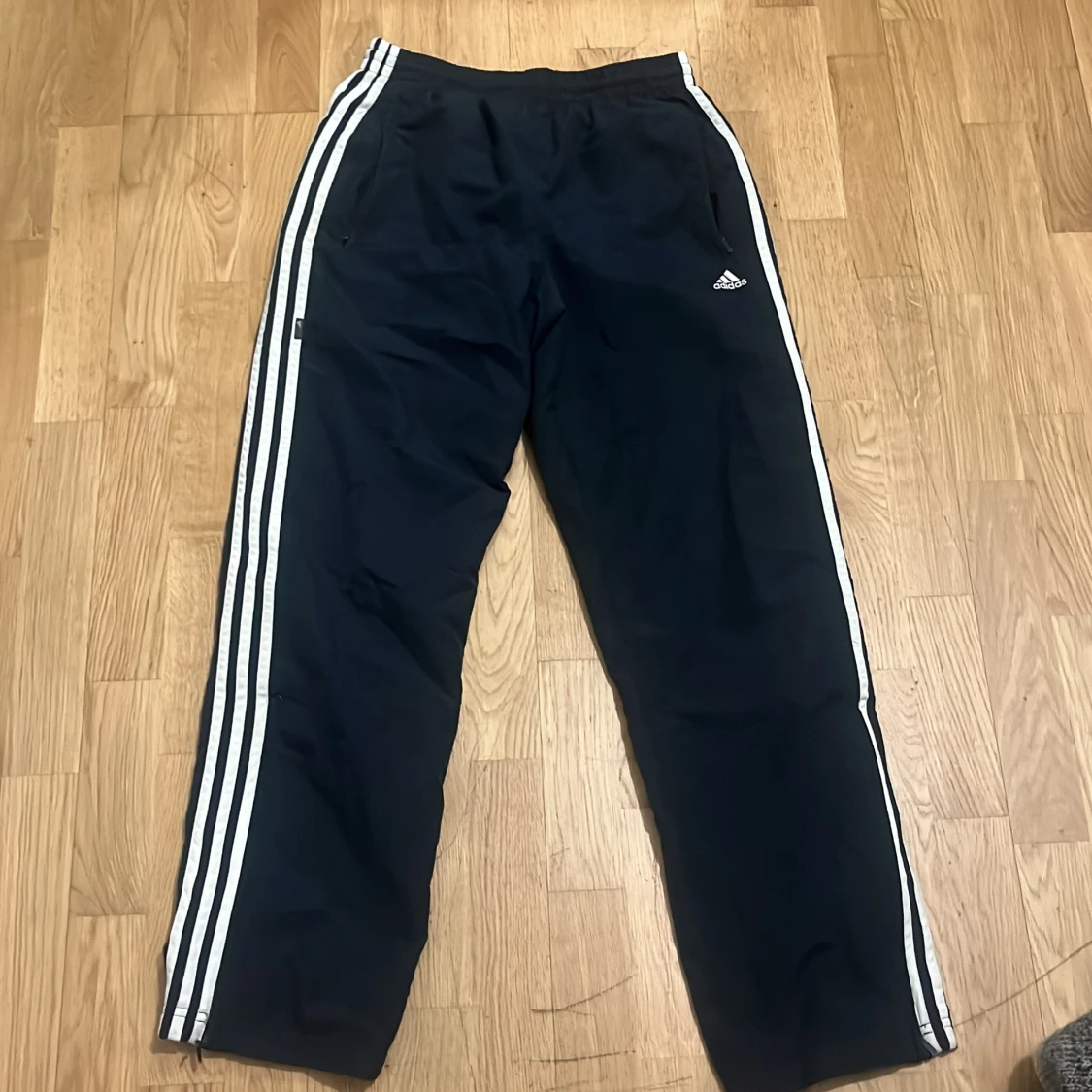 Tracksuit pant från Adidas