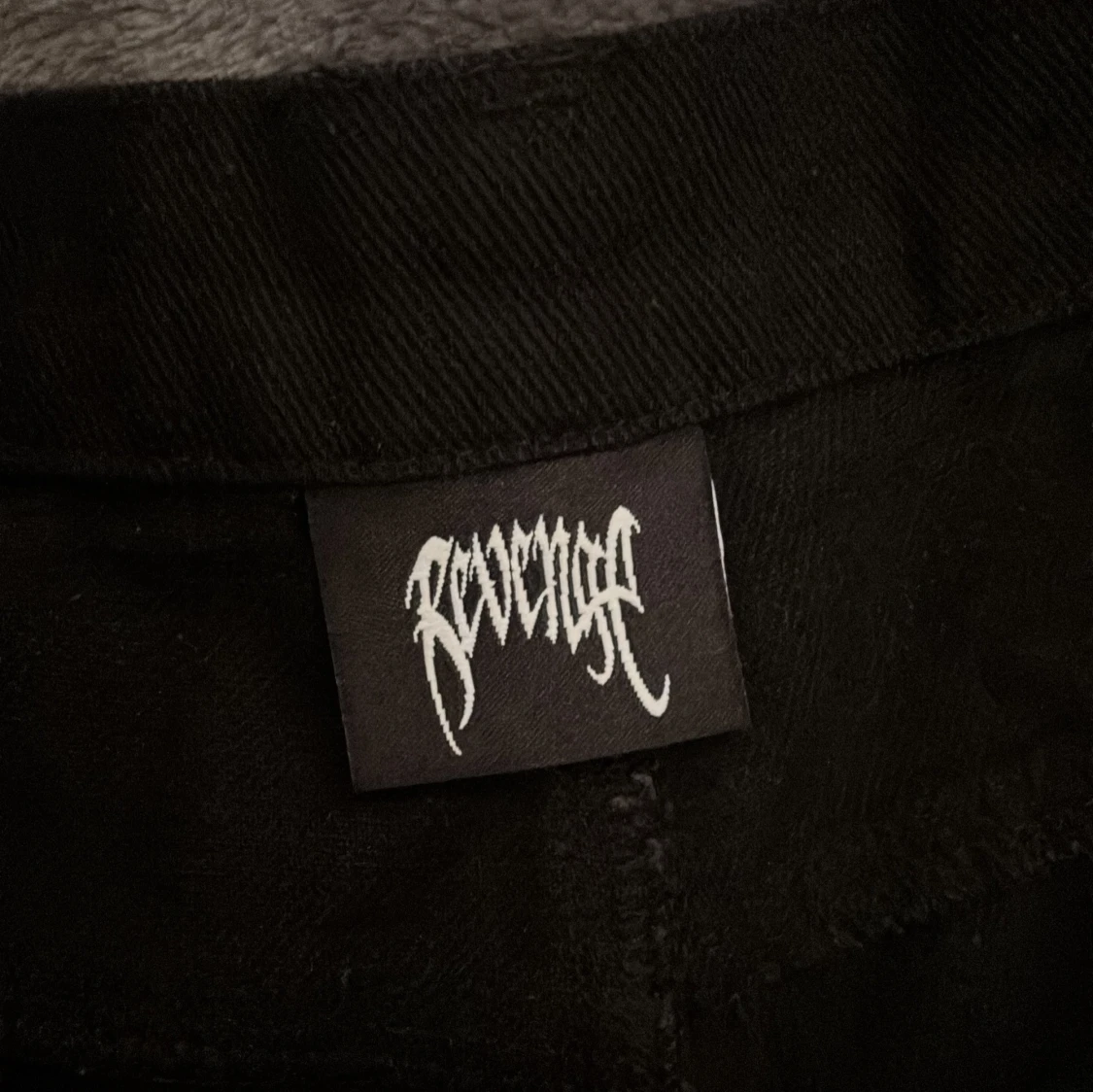 Svarta byxor från Revenge - 2