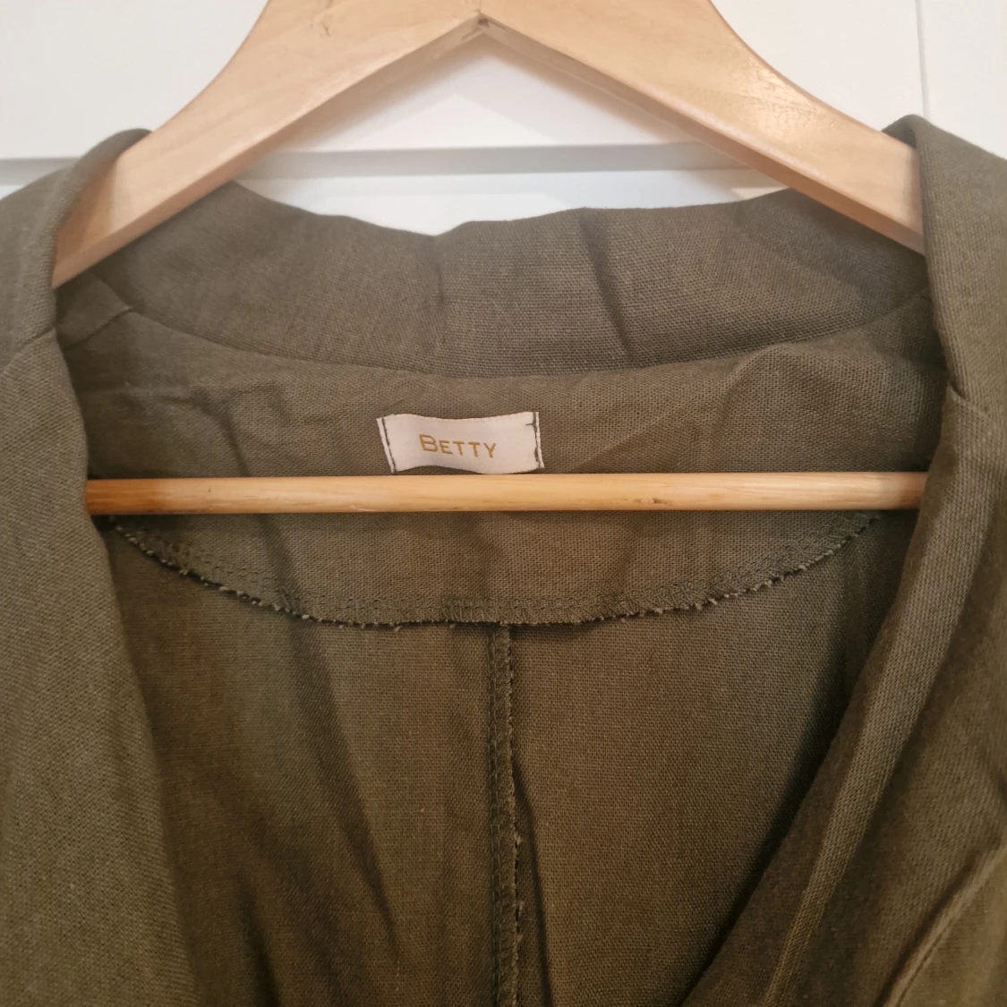 Olivgrön kavaj från Betty - 1