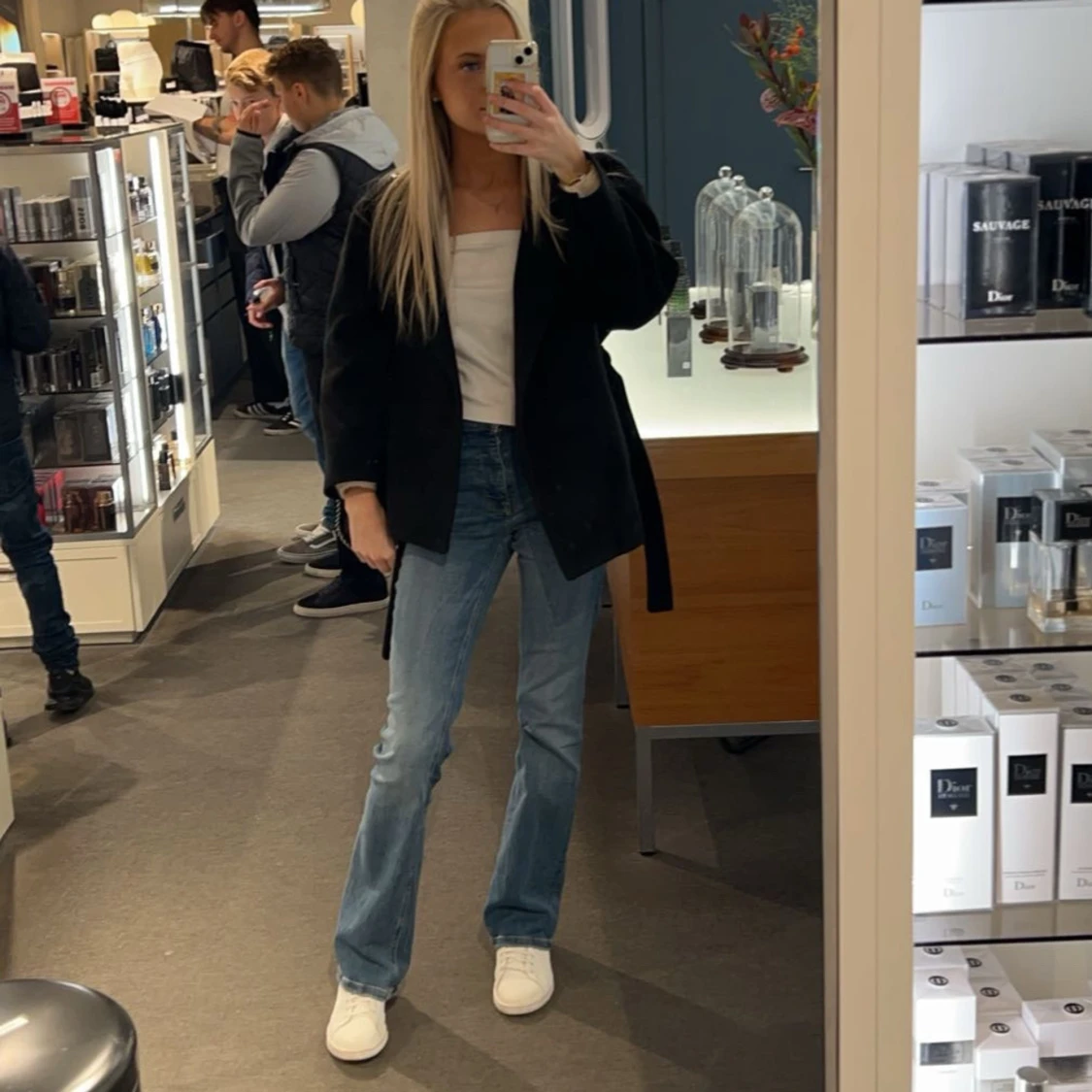Blå bootcut jeans från Zara