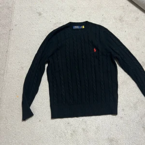  Polo Ralph Lauren - Hej säljer min polo Ralph lauren eftersom att den inte passar mig aldrig använt och storleken är m