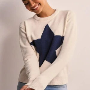 stickad tröja  - säljer denna stickade från nelly, använd fåtal gånger. Nypris 399kr💗