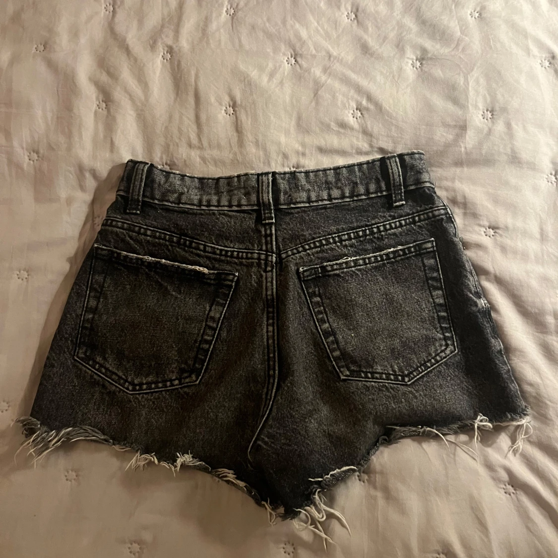 Svarta jeansshorts från Zara - 1