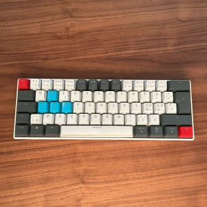 Nos tangentbord  - Den har väldigt nice tangent ljud. Och bra ljus.