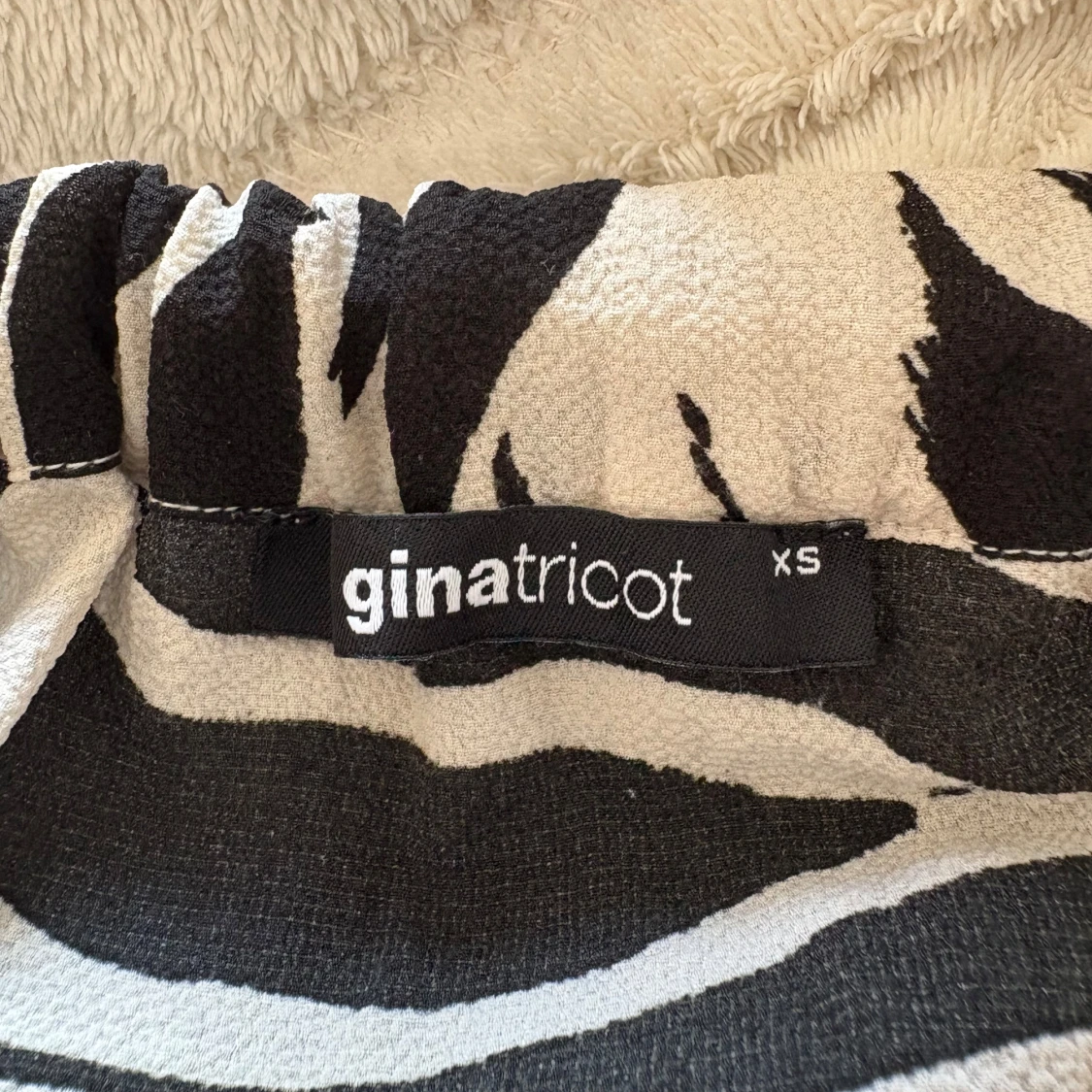Zebramönstrad volangkjol Gina Tricot XS - 3