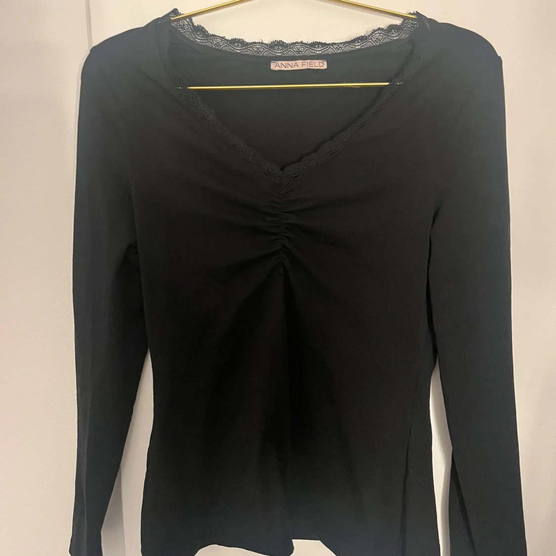 Svart långärmad topp med spets Anna Field - 1