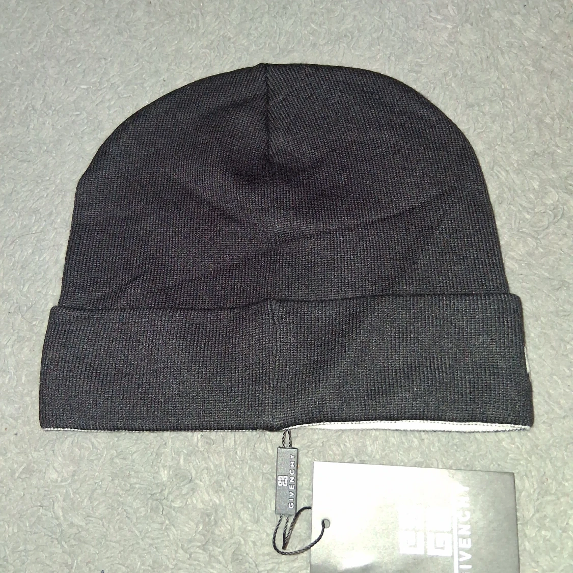 Svart Givenchy mössa med logga - 1