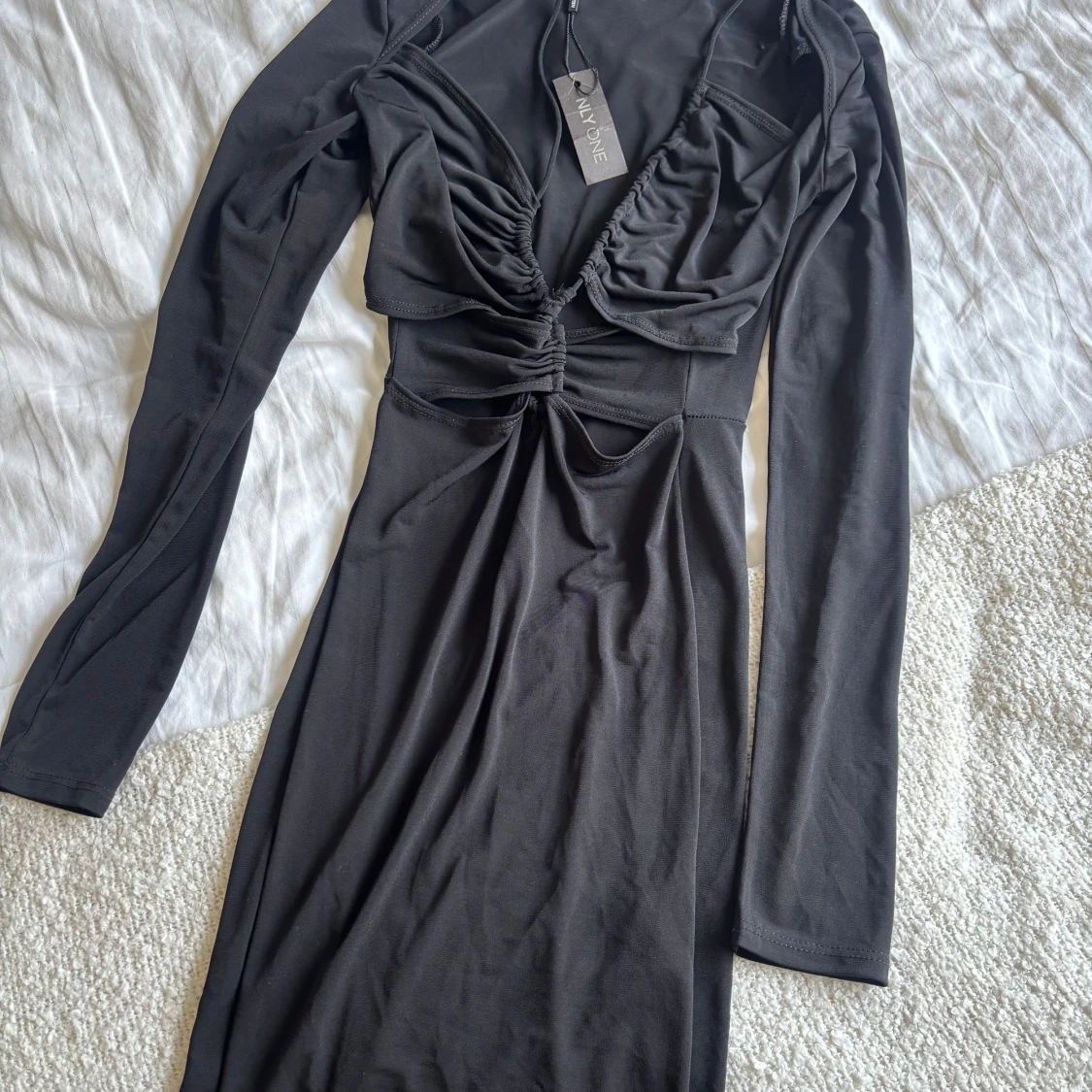 Svart långärmad klänning NLY ONE XS