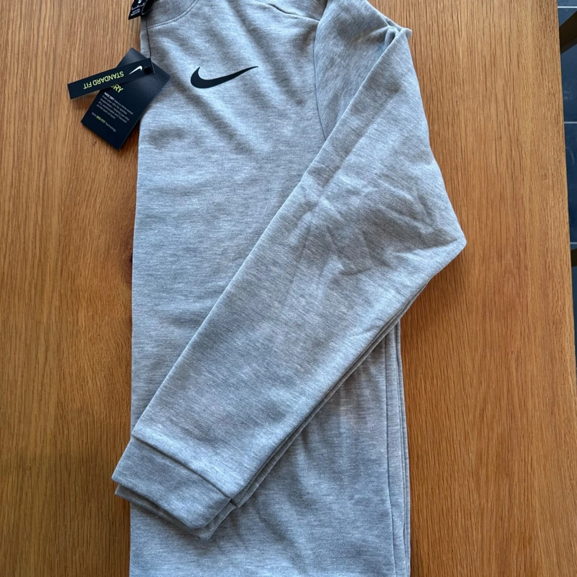 Grå sweatshirt  - 91