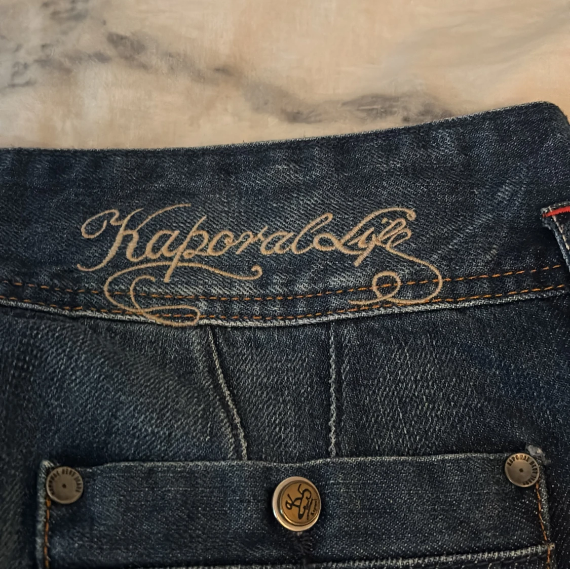 Mörk jeanskjol från Kaporal Life - 2