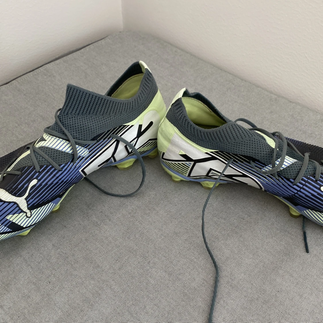 Puma fotbollsskor i blått,lime och vit - 1