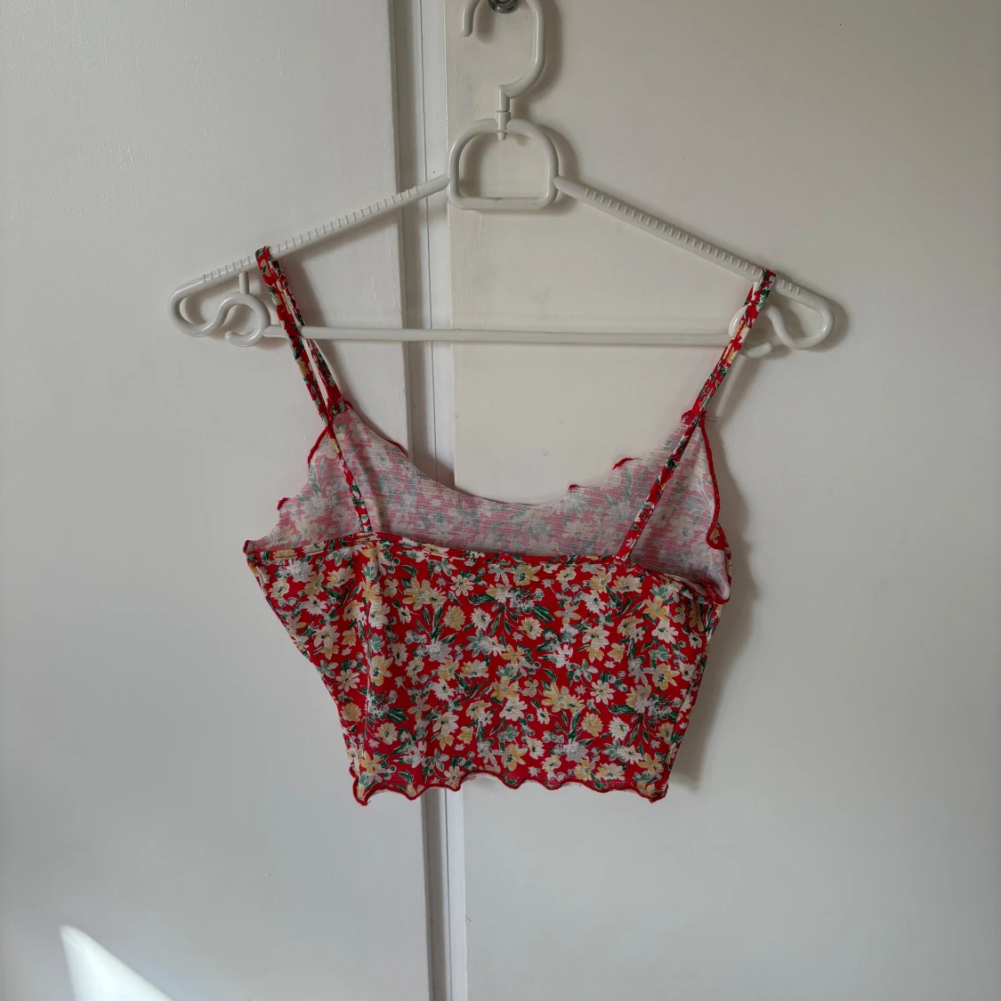 Röd blommig croppat linne från Shein - 2