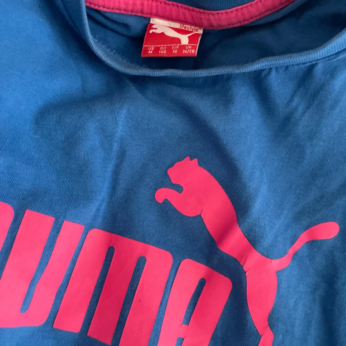 Blå Puma t-shirt med rosa logga - 3