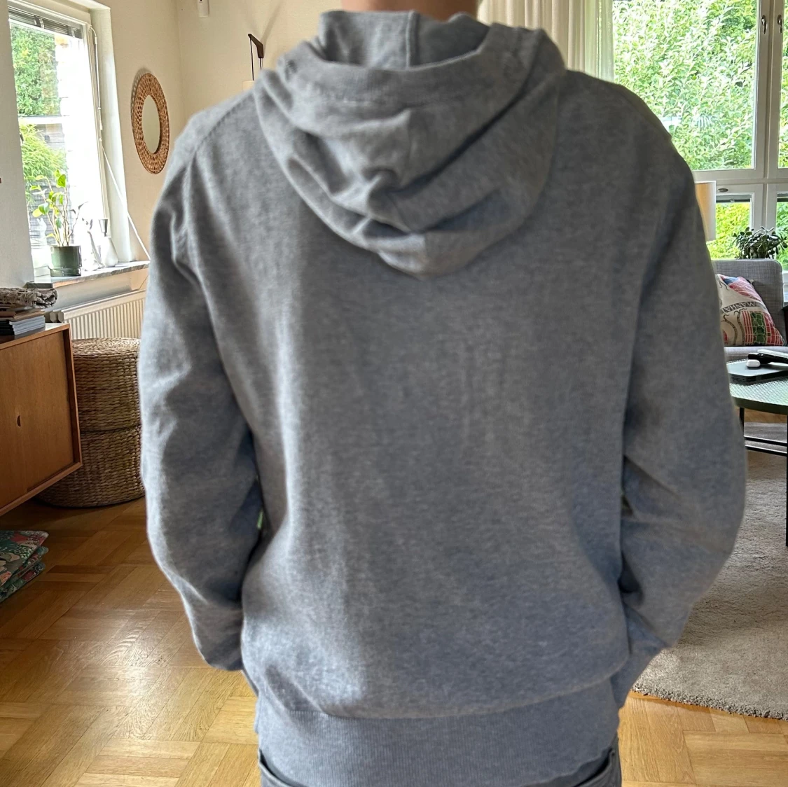 Grå hoodie från Grunt  - 1