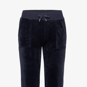 Mörkblåa juicy couture - Mörkblåa juicy couture i bra skick!!! Nypris 1200kr