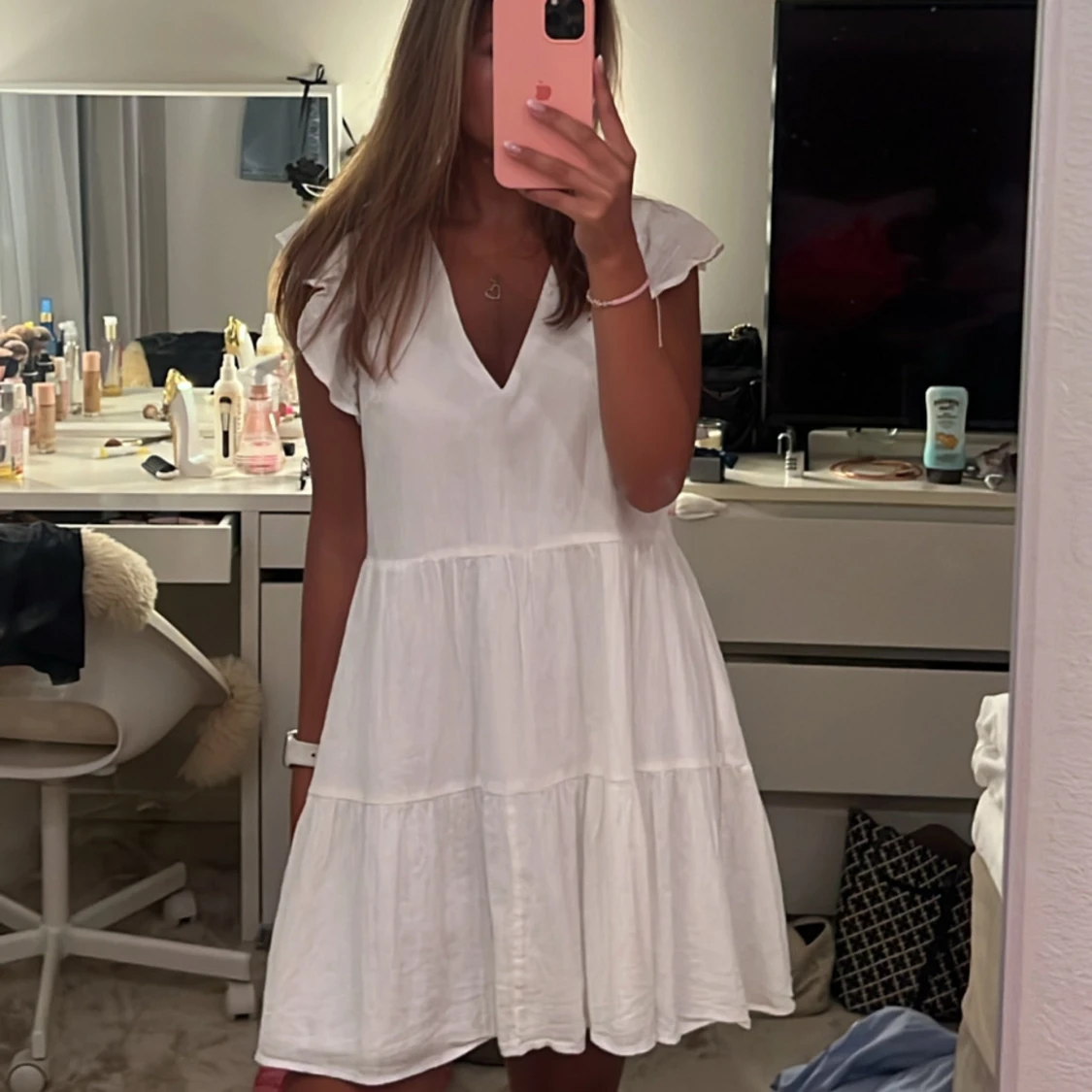 Vit somrig klänning med volang