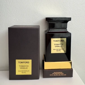 Tom Ford Tobacco Vanille 100 ml - Hej försöker sälja av lite parfymer från min parfym samling som jag ej använder, har använt parfymen typ 5 gånger så det är i princip ny.