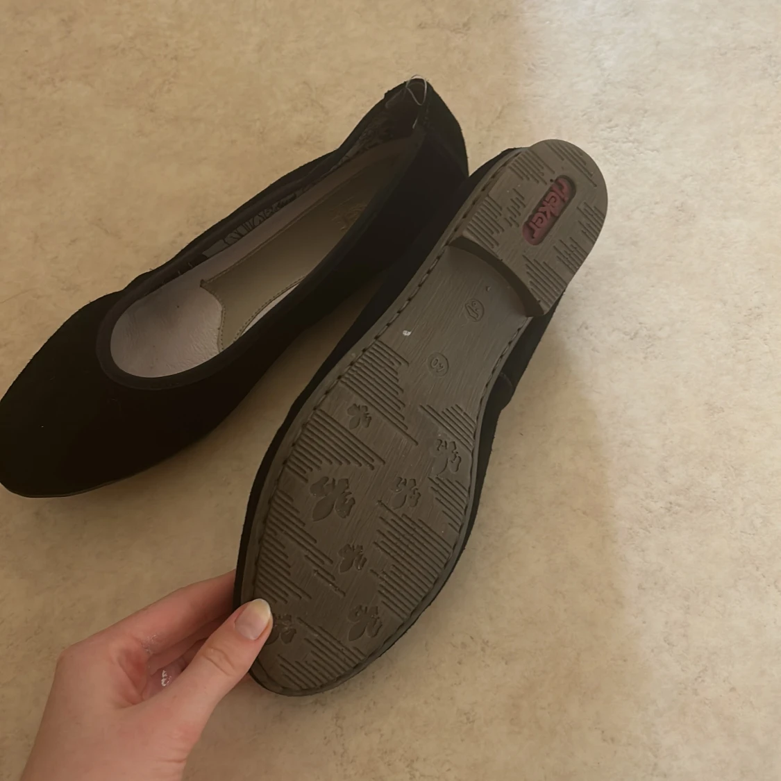 Svarta ballerinaskor från Rieker - 2