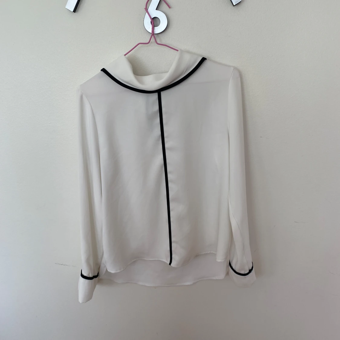 Vit och svart blus från Zara