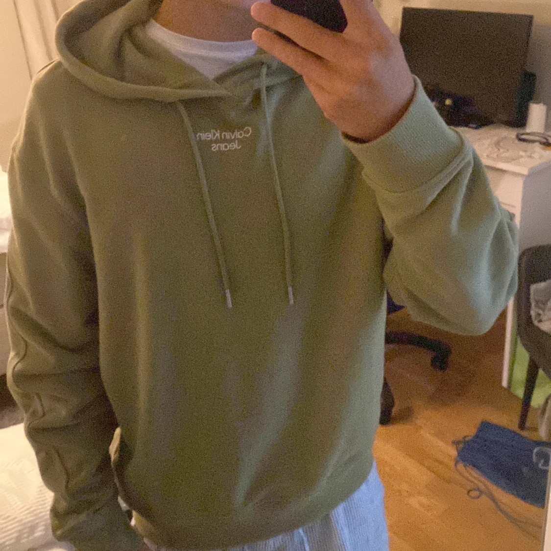Olivgrön hoodie från Calvin Klein Jeans - 2