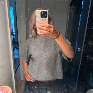 Stickad tröja - Kortärmad stickad tröja från lager 157, fint skick