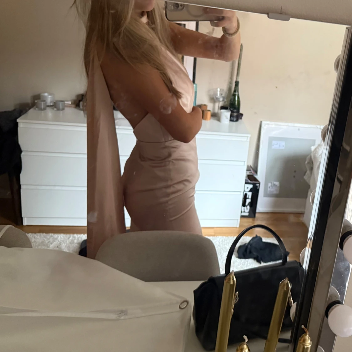 Balklänning Champagnefärgad axelbandslös långklänning - 2