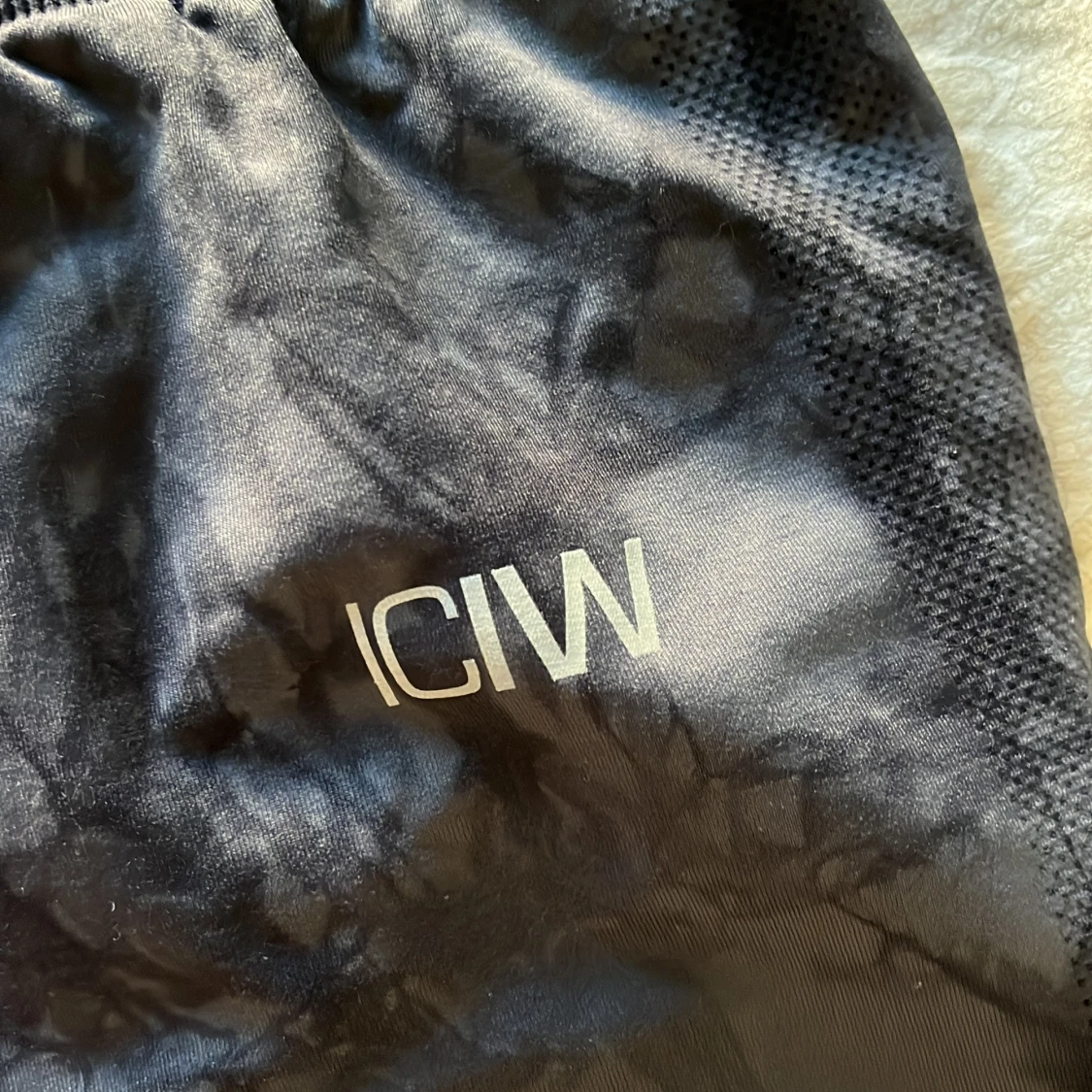 Mörka träningsleggings från ICANIWILL - 1