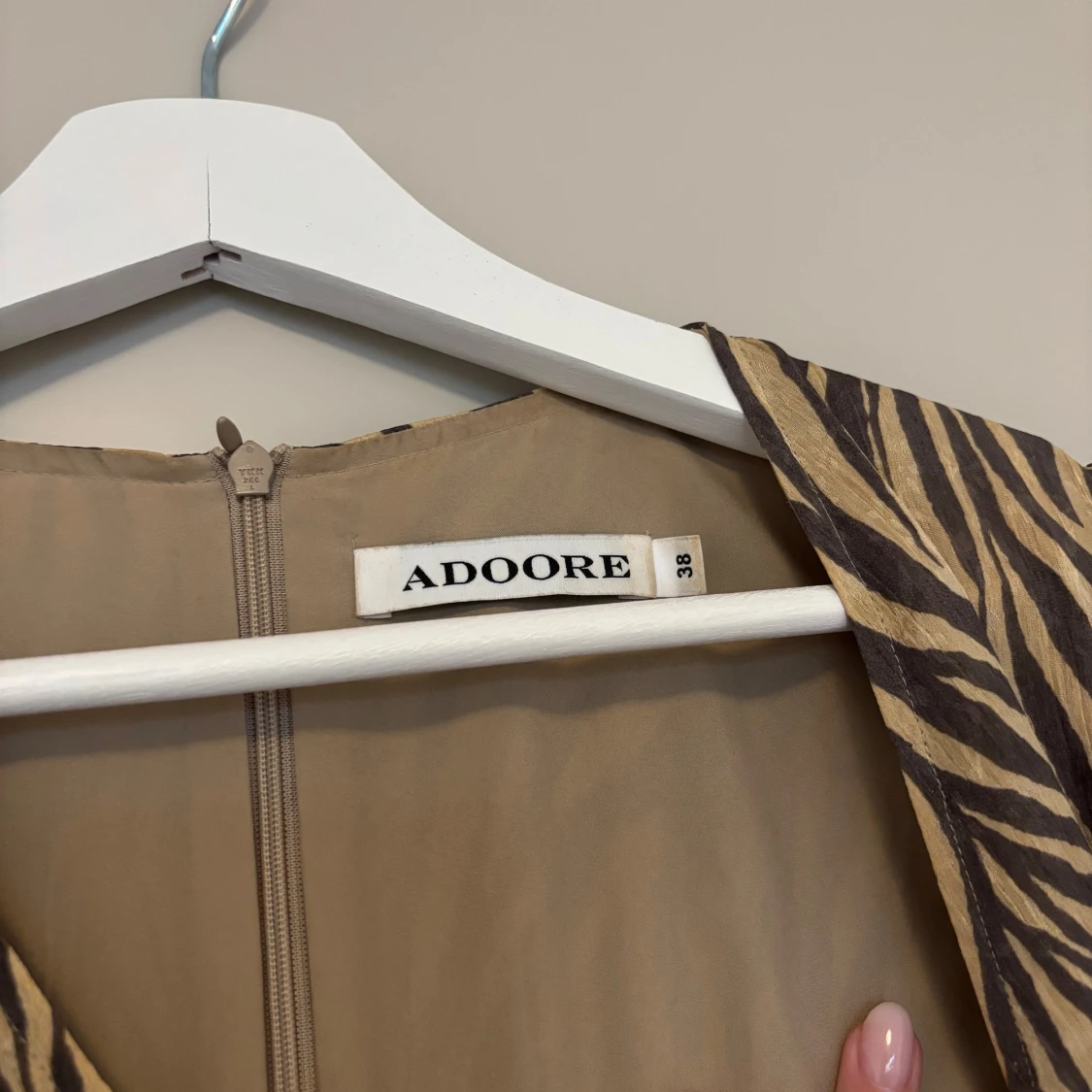 Zebramönstrad långklänning från ADOORE - 3