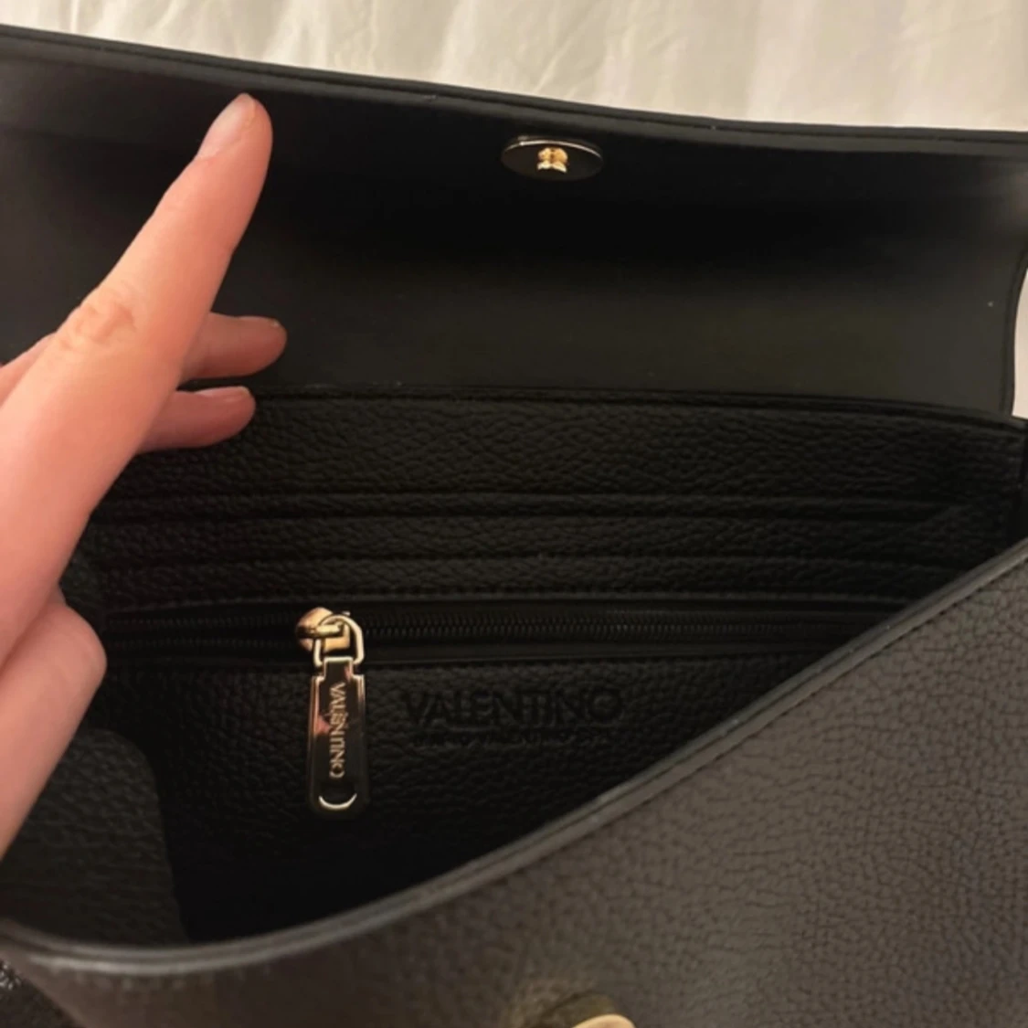 Svart axelväska från Valentino - 3