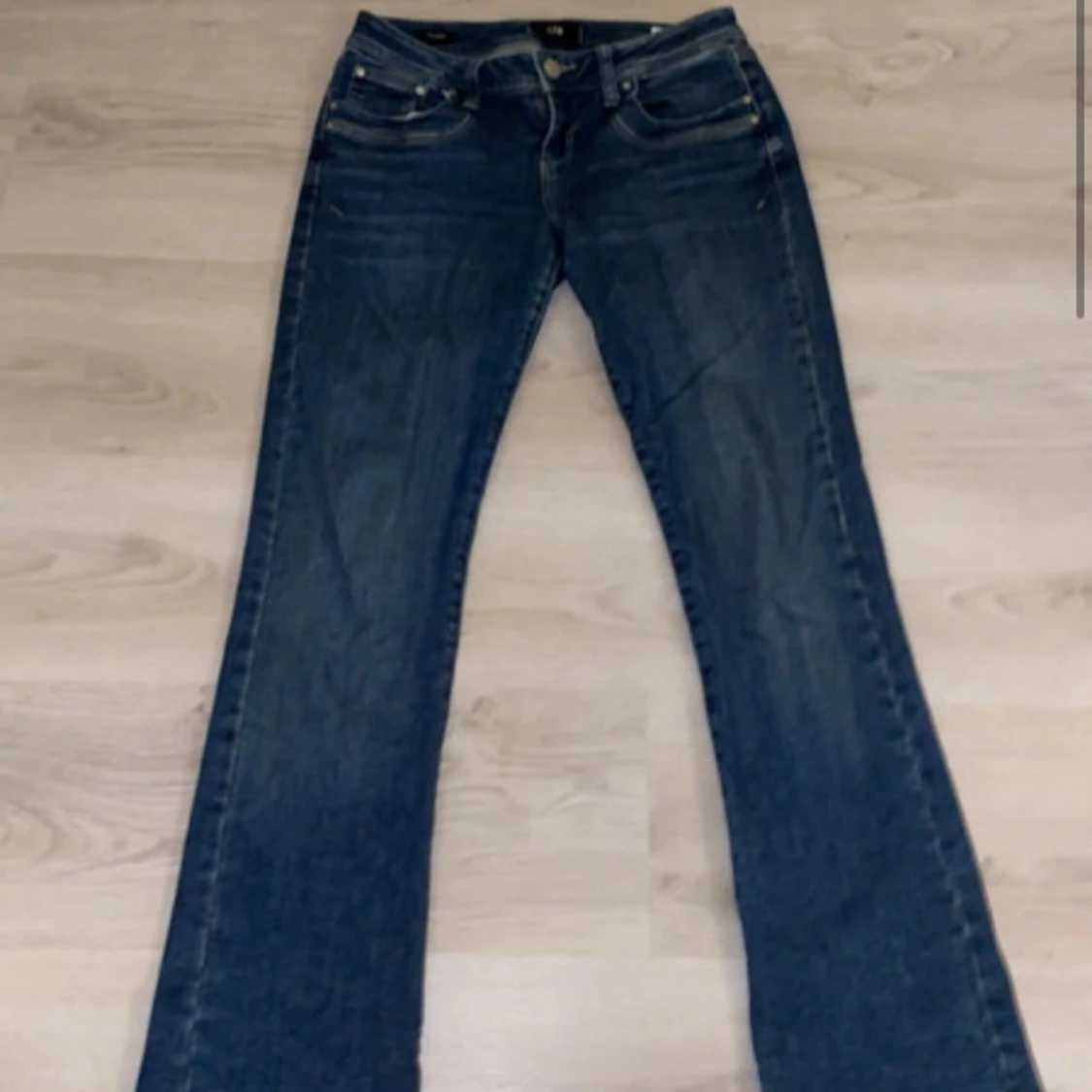 Blå low waist bootcut jeans (LTB)