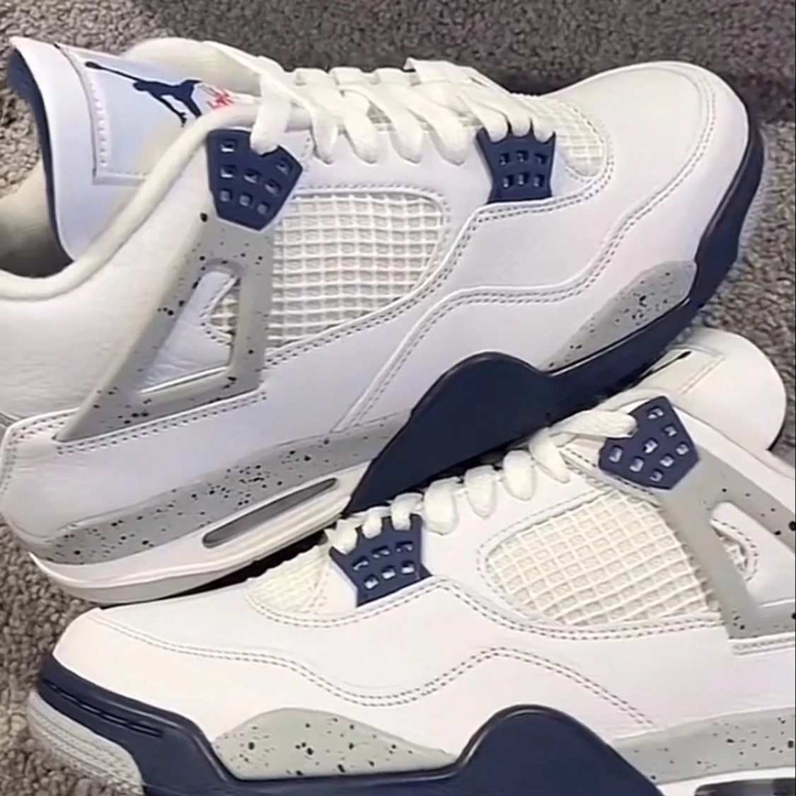 Jordan 4 Midnight Navy - 1