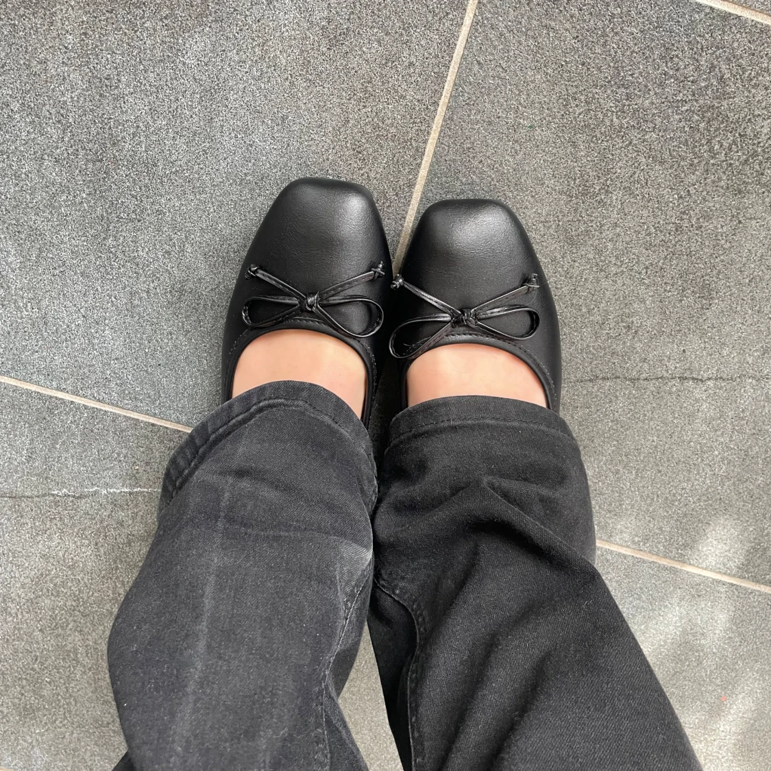 Svarta ballerinaskor med rosett - 4