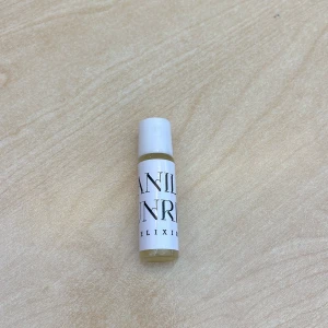 Vanilla Sunrise - Parfymolja i 5ML form. Perfekt för att testa en ny och unik doft eller ha med på resa. Vanilla sunrise är basserad på tydliga noter av vanlij med inslag av apelsin och passar både killar och tjejer.