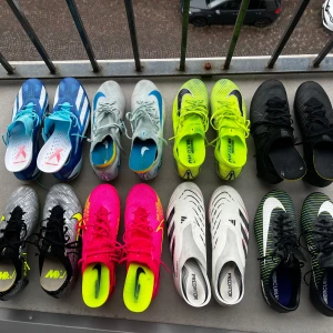 Fotbollsskor elite  - Säljer av en del skor som inte används längre! Skriv för fler bilder, pris osv! ADIDAS X CRAZYFAST+ SG strl 40,2/3. NIKE MERCURIAL VAPOR 15 ELITE FG 40,1/2. NIKE MERCURIAL VAPOR 16 ELITE FG 40,1/2. NIKE MERCURIAL VAPOR 15 ELITE SG 41. NIKE MERCURIAL VAPOR 16 ELITE AG 40,1/2 ADIDAS PREDATOR ELITE LACELESS AG 40,2/3. NIKE MERCURIAL VAPOR 13 ELITE AG 41. NIKE MERCURIAL VAPOR 11 ELITE AG 41.