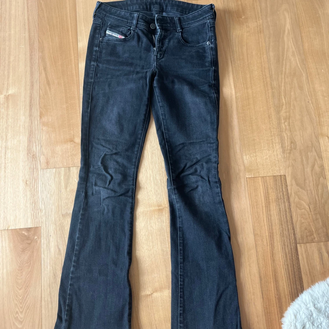 Svarta bootcut jeans från Diesel