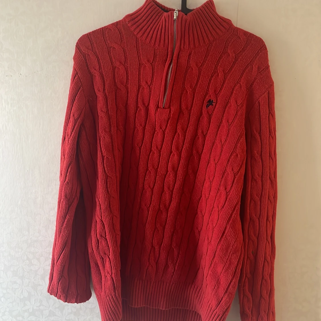 Röd stickad tröja från Denim Culture - 1