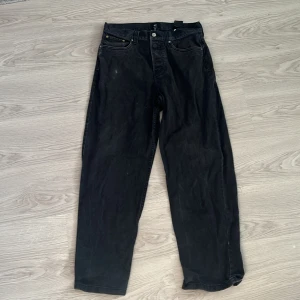 Baggy jeans - Tjena säljer demma Baggy jeans från h&m
