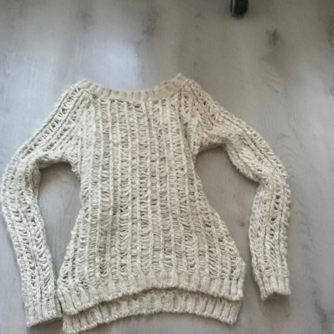 Beige stickad tröja