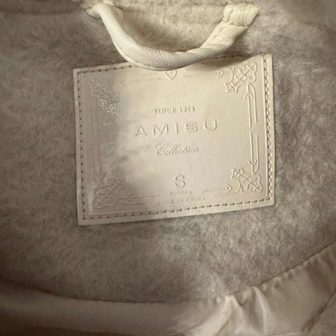 Beige/vit teddyjacka från Amisu - 1