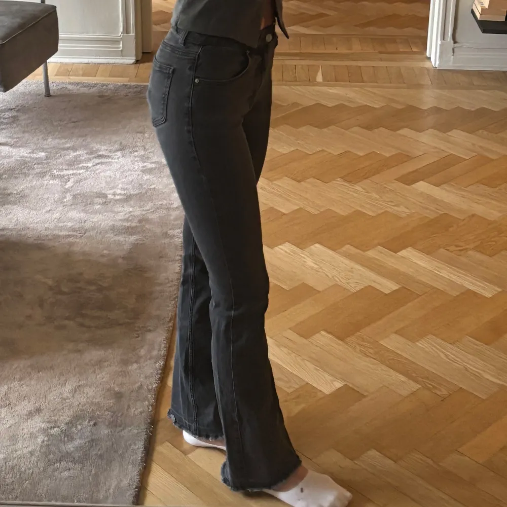 LĂ„nga bootcut jeansđđ Jag Ă€r 178 lĂ„ng. Farkut & Housut.