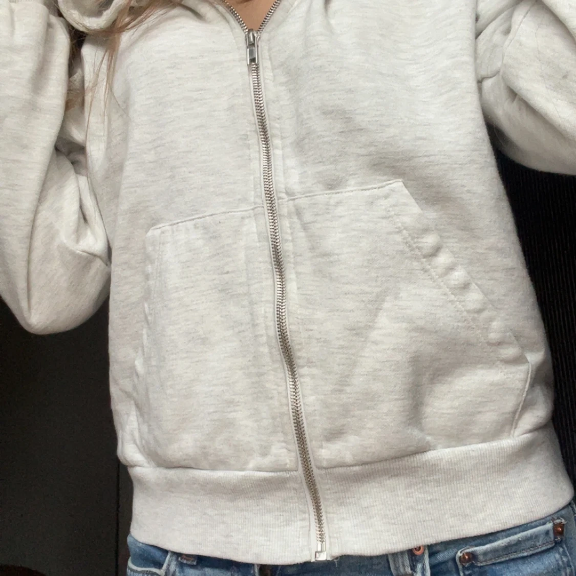 Grå hoodie med dragkedja - 1