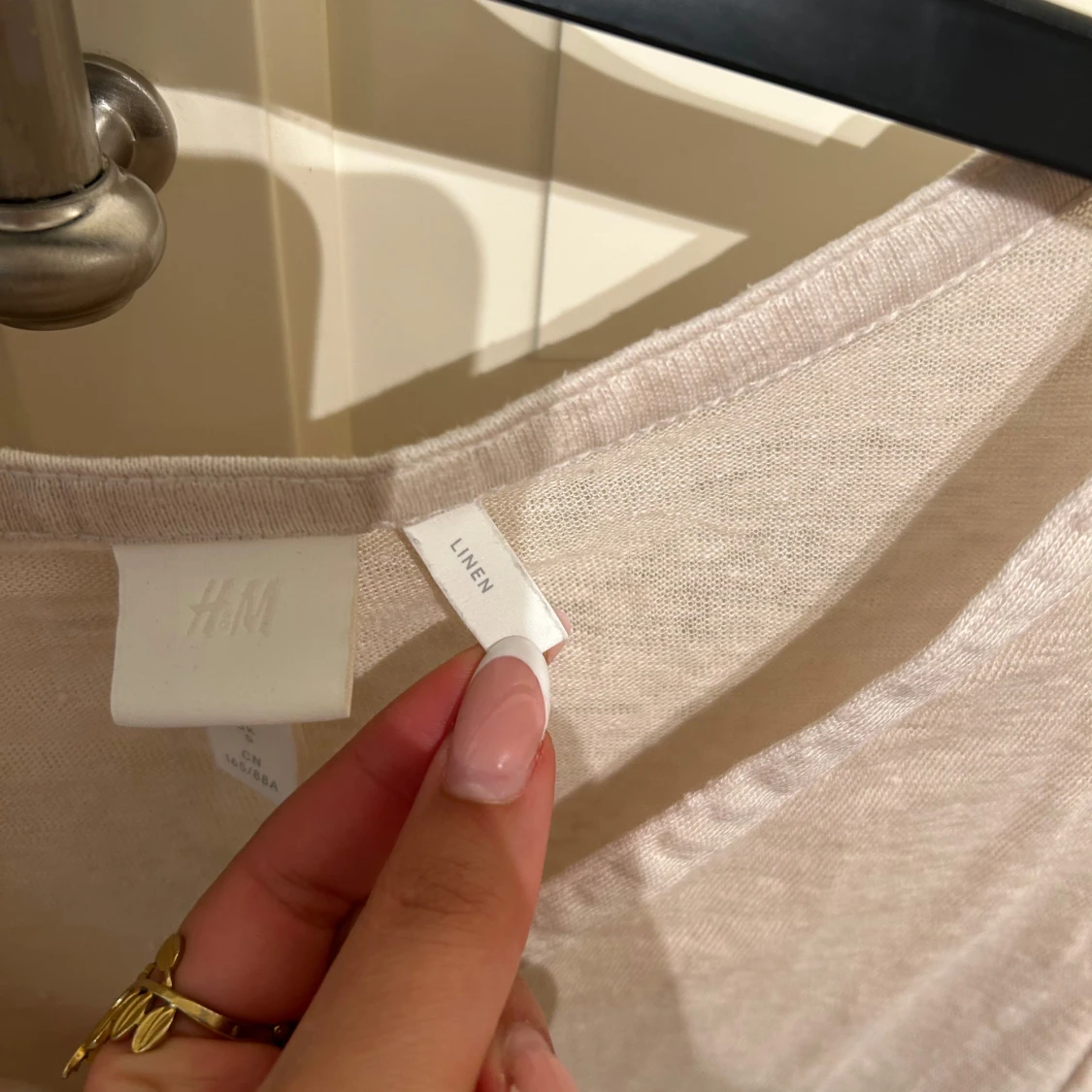 Beige linnetopp med knappar från H&M - 2