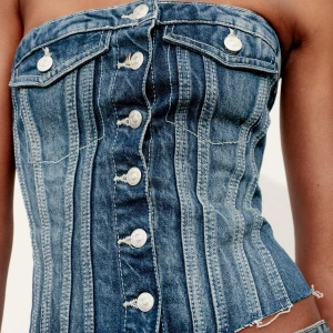 Jeans topp - Jeans topp från Zara. Endast använd 1 gång 🌸(klicka INTE på köp nu)