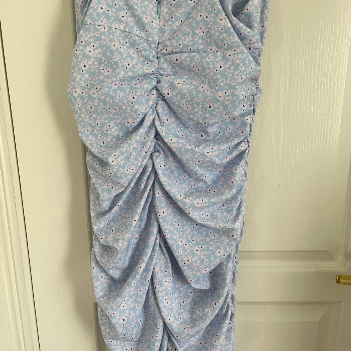 Blommig klänning - 1