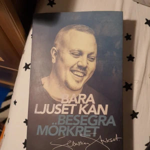 Bara ljuset kan besegra mörkret - En bok av Sebastian Stakset om hans resa från ett destruktivt och kriminellt liv till hopp och tro. Boken handlar om kampen mot mörker, missbruk och kriminalitet, och om att hitta ljuset och kärleken genom tron.