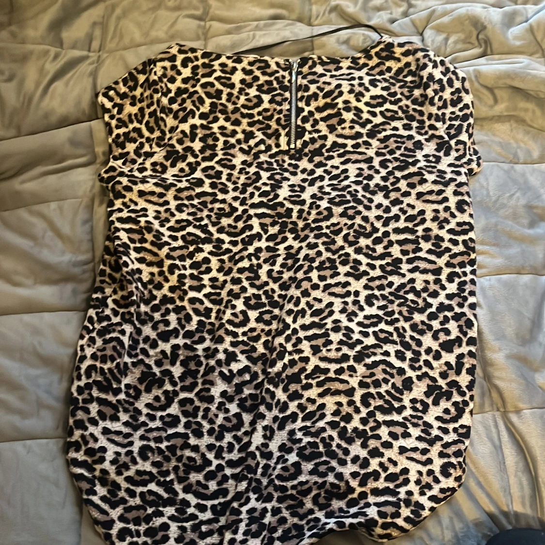 Leopardmönstrad blus från ONLY - 2