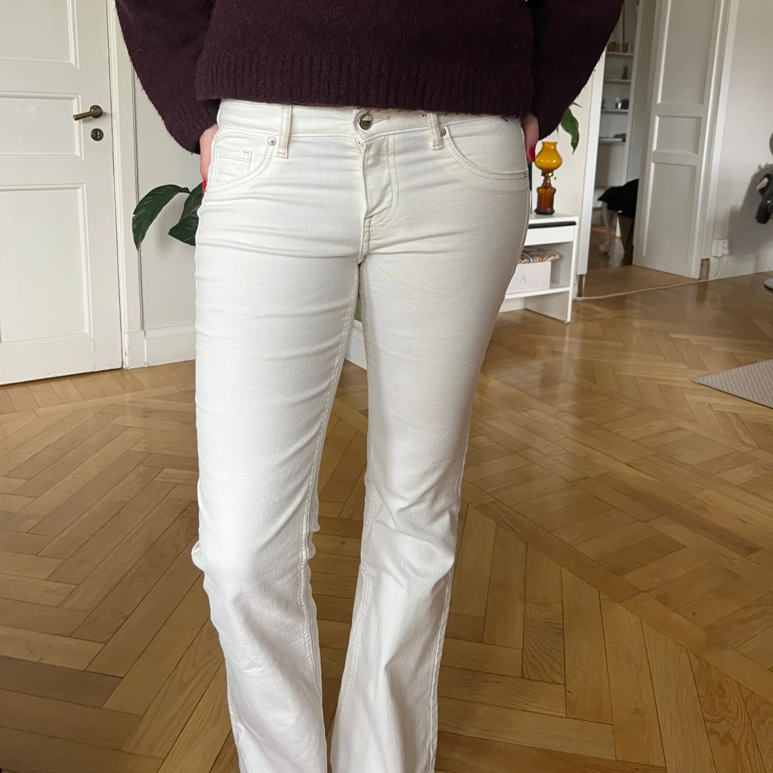 Vita lågmidjade bootcut jeans
